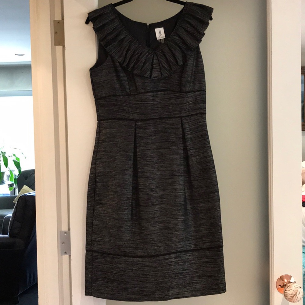 Sleeveless Graphite Dress - Picture 3 of 10